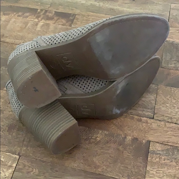 Dolce Vita Women’s Booties - Picture 7 of 7